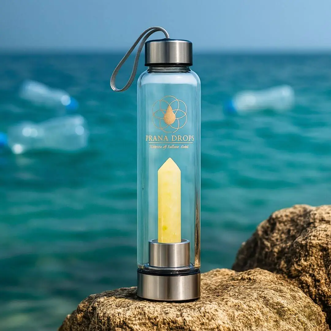 Citrin kristálykulacs sziklán tengerparton - környezettudatos választás PET palack helyett